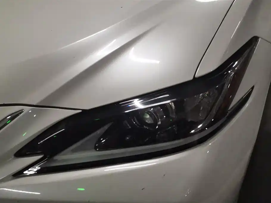 Lexus ES 2022 200