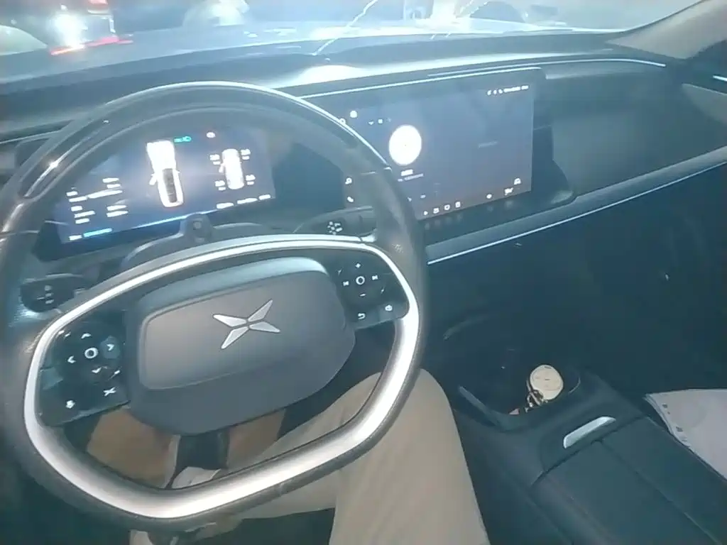XPeng P7 — миниатюра 10