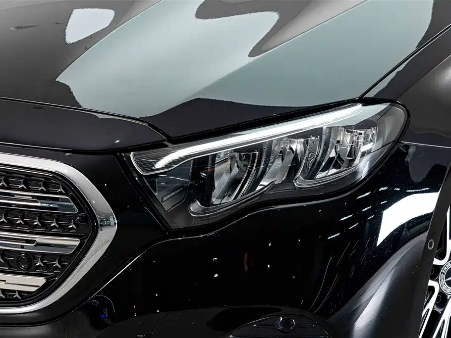 Mercedes-Benz E-Class — миниатюра 4