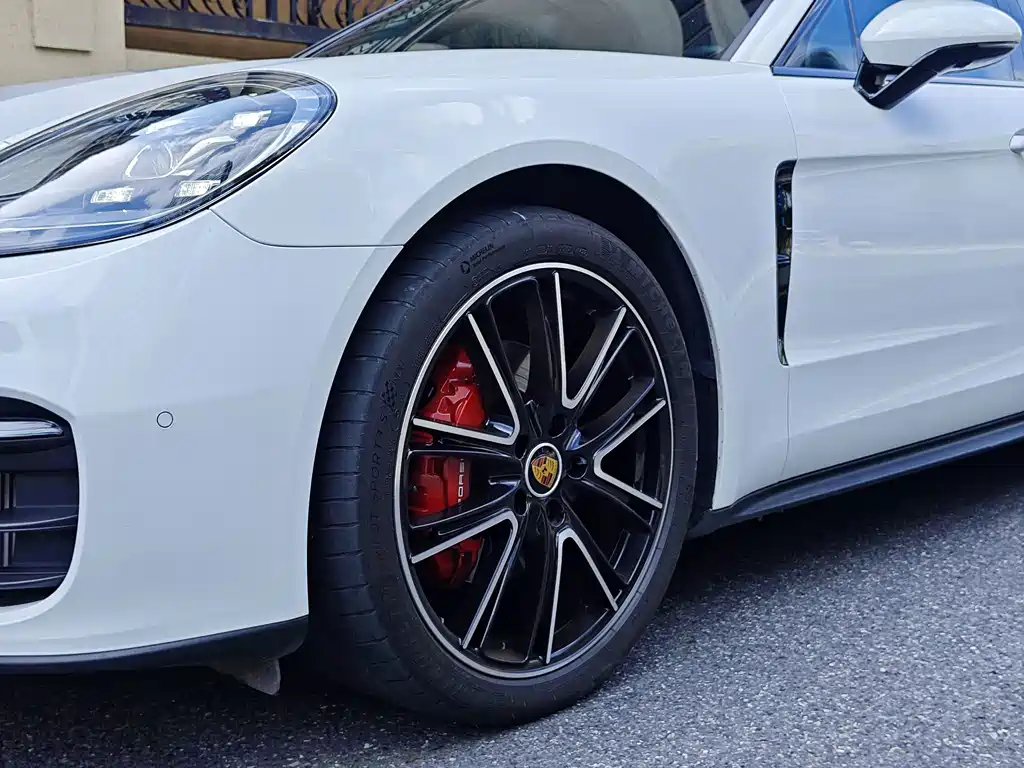 Porsche Panamera — миниатюра 4