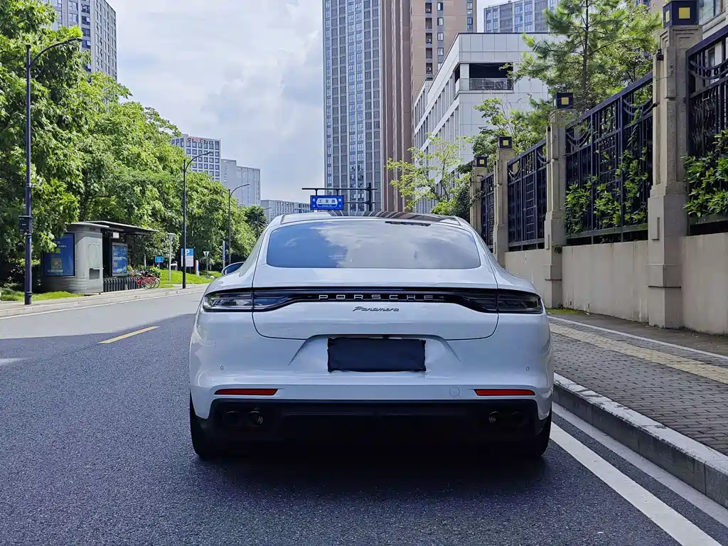 Porsche Panamera — миниатюра 7