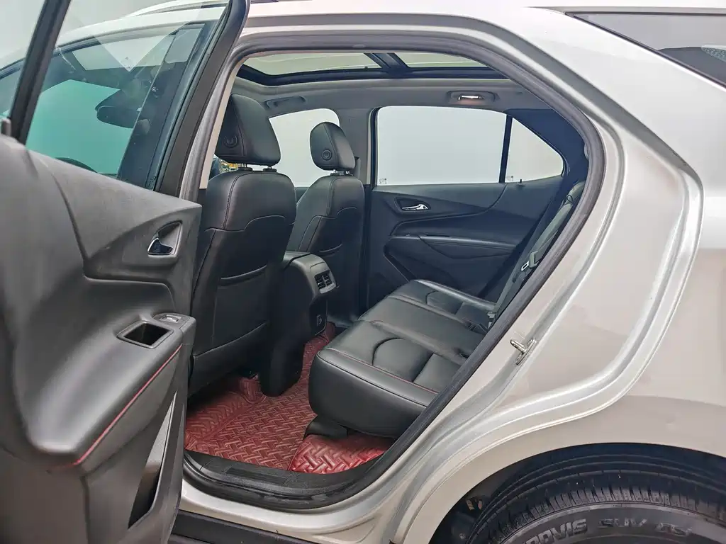 Chevrolet Equinox — миниатюра 17