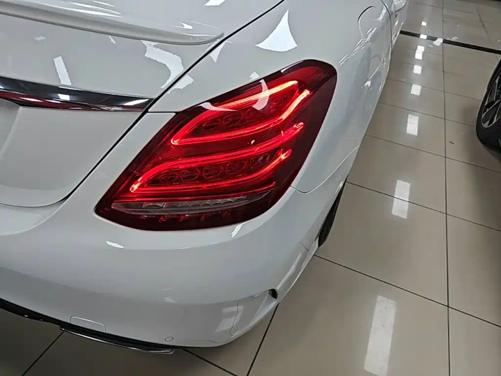 Mercedes-Benz C-Class — миниатюра 8
