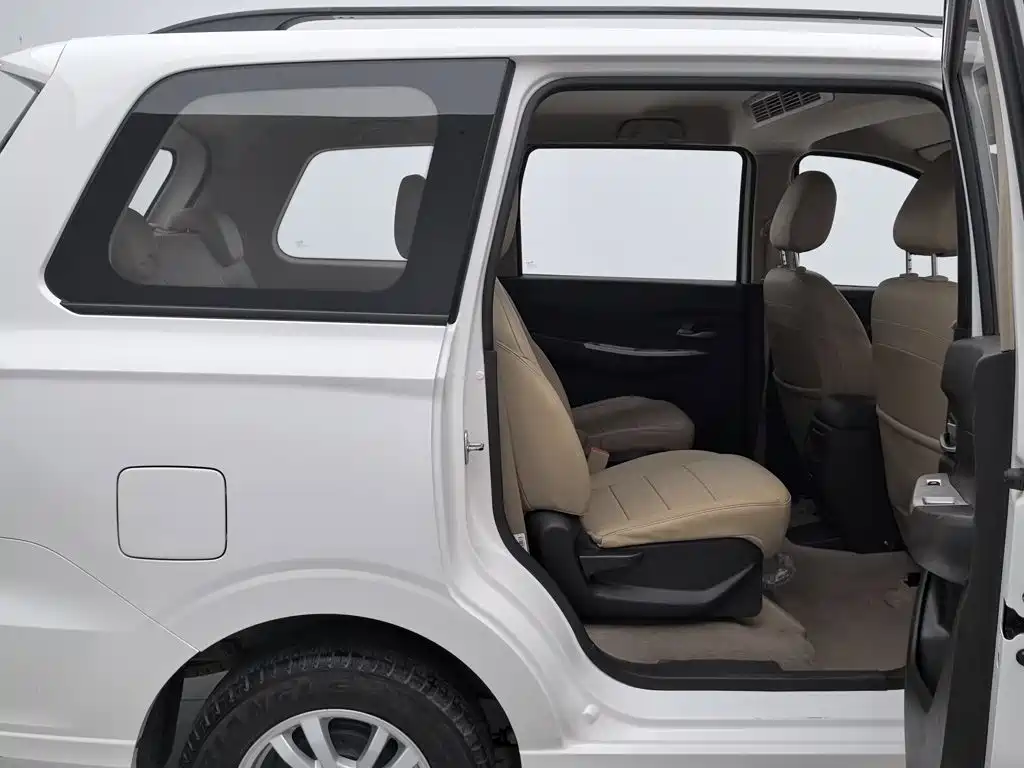 Wuling Hongguang — миниатюра 15