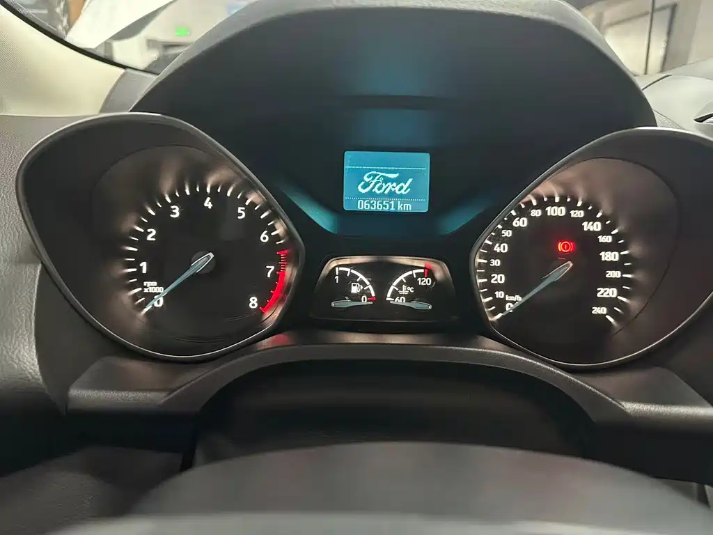 Ford Kuga — миниатюра 29