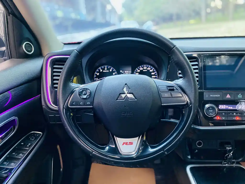 Mitsubishi Outlander — миниатюра 4