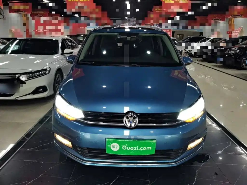 Volkswagen Touran — миниатюра 3