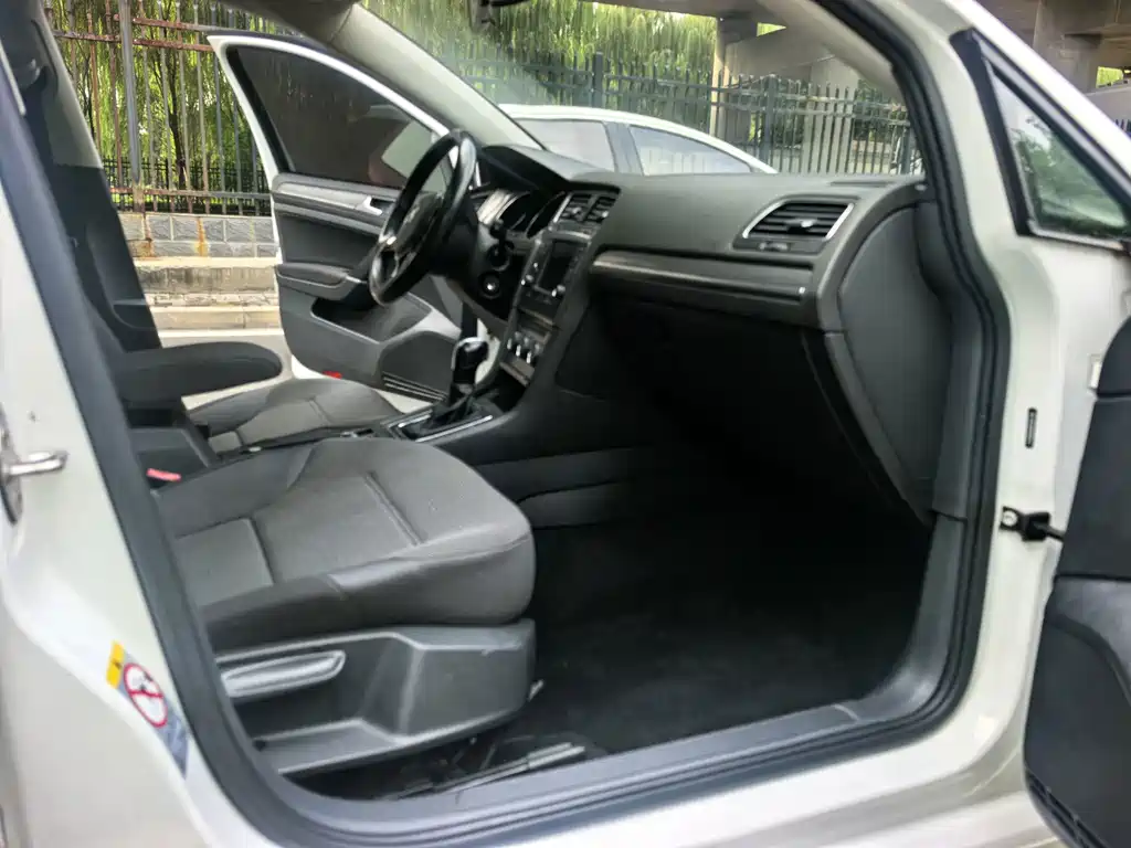 Volkswagen Golf — миниатюра 9