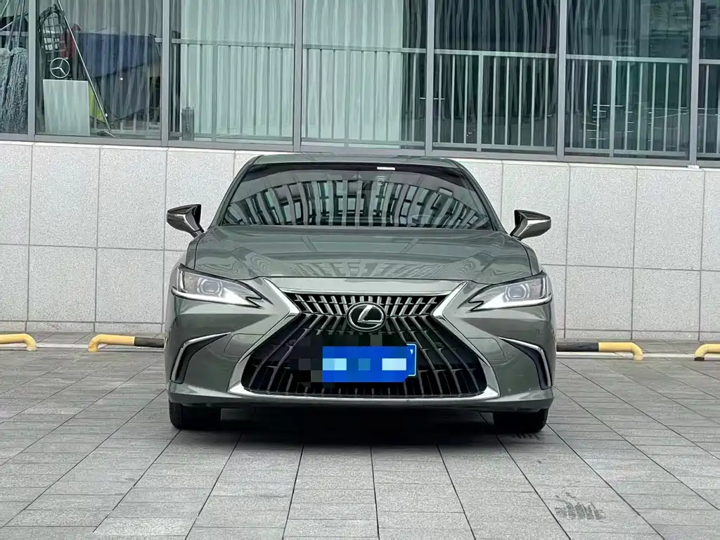 Lexus ES — миниатюра 2