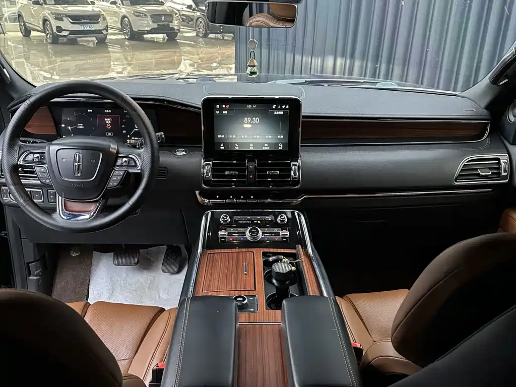 Lincoln Navigator — миниатюра 6