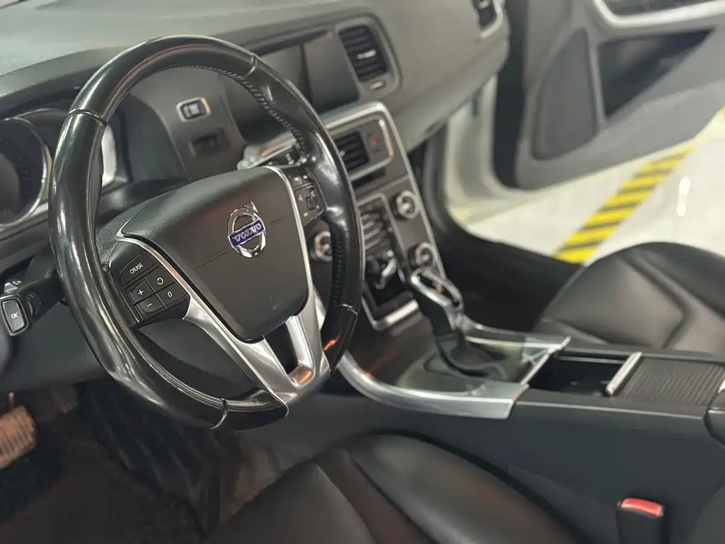 Volvo V60 — миниатюра 7