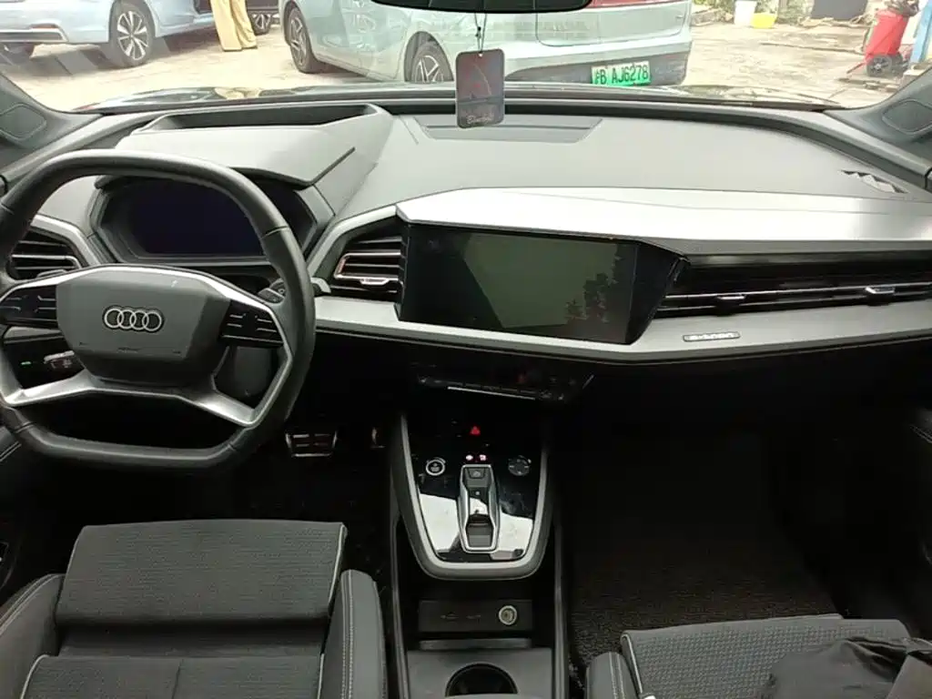 Audi Q5 e-tron — миниатюра 10