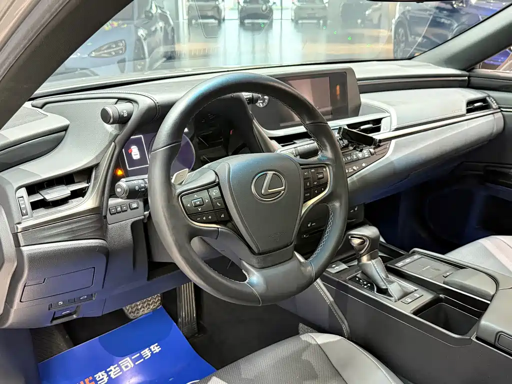 LEXUS ES