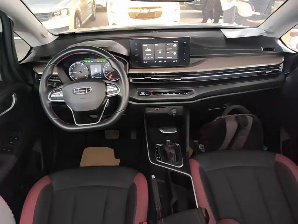 Geely Vision X3 — миниатюра 10