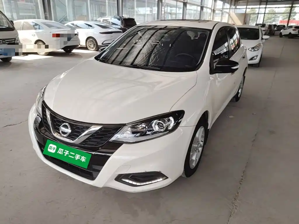 Nissan Tiida — миниатюра 2