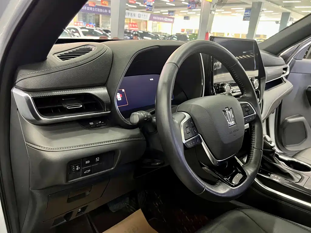 Toyota Crown Kluger — миниатюра 9