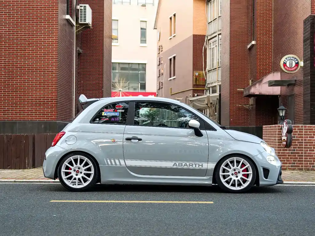 Abarth Abarth 695 — миниатюра 9