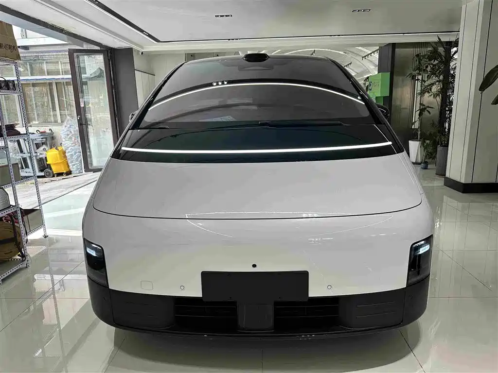 Li Auto Li MEGA — миниатюра 2