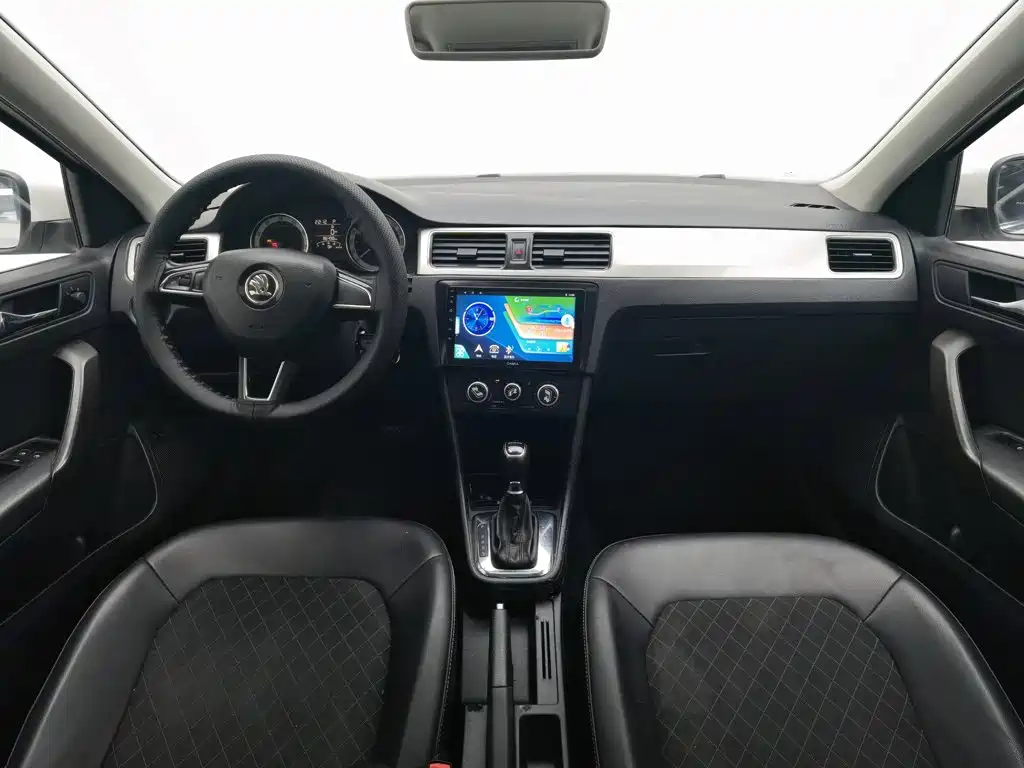 Skoda Rapid — миниатюра 5