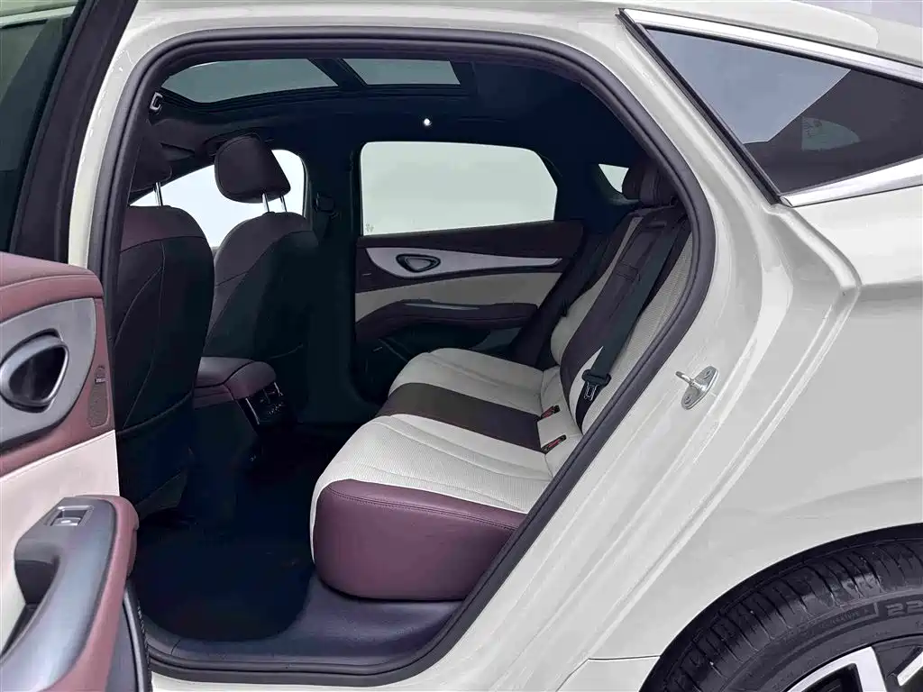 BYD Seal 07 DM-i — миниатюра 20