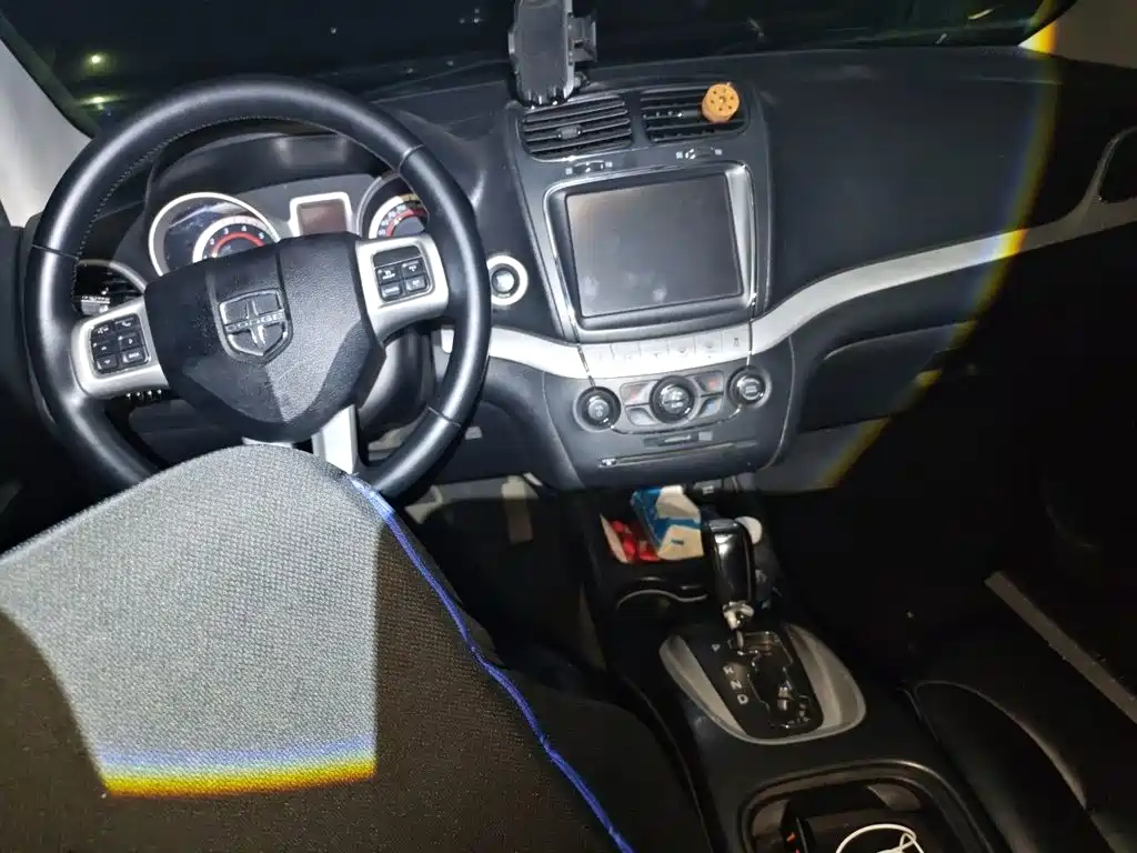 Dodge Journey — миниатюра 10