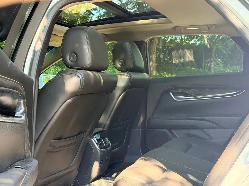 Cadillac XTS — миниатюра 12