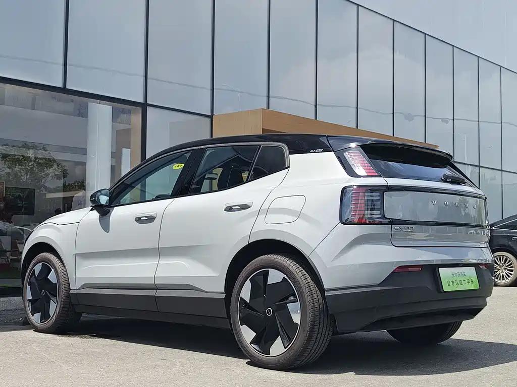 VOLVO EX30