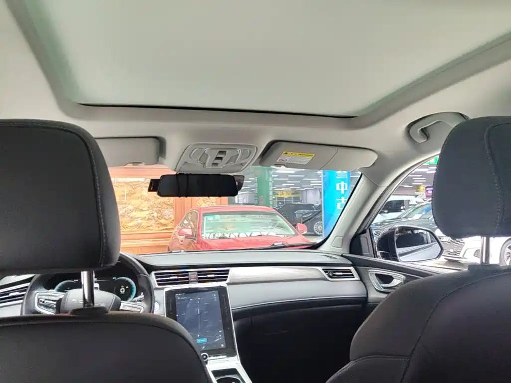 Roewe RX5 New Energy — миниатюра 18