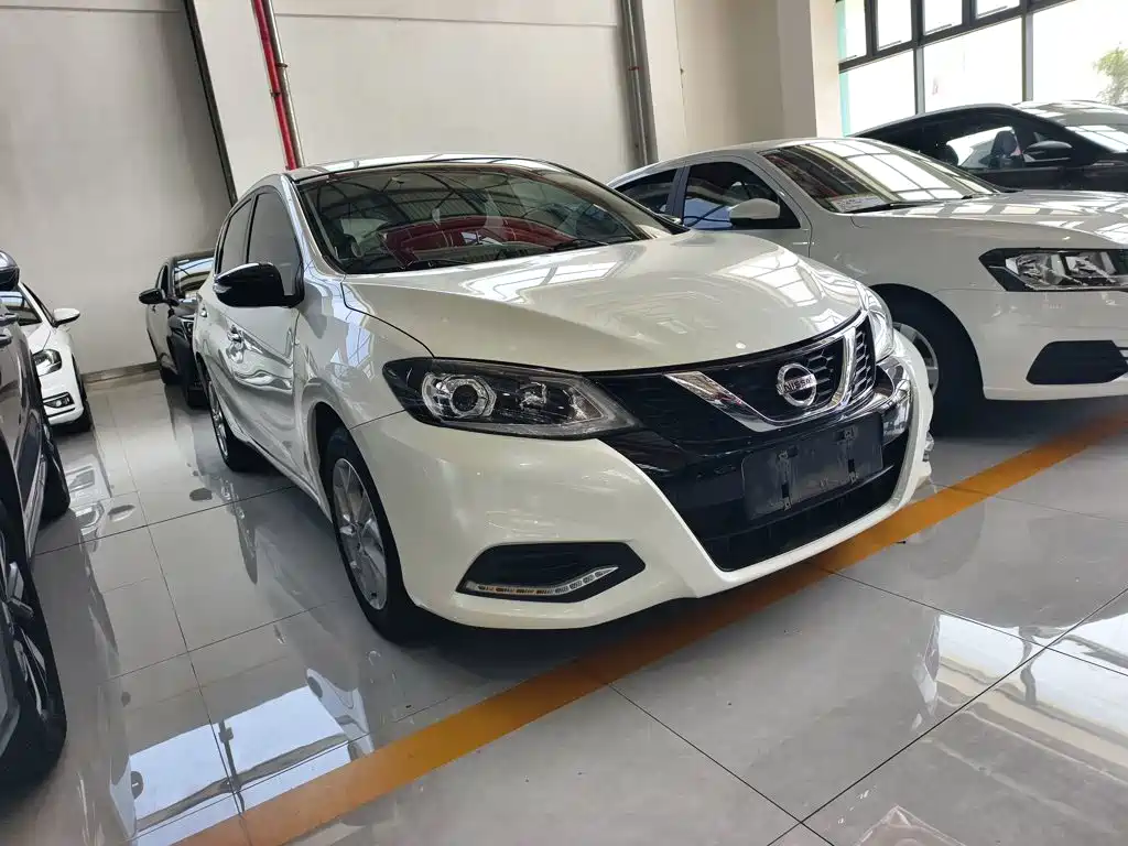 Nissan Tiida — миниатюра 10