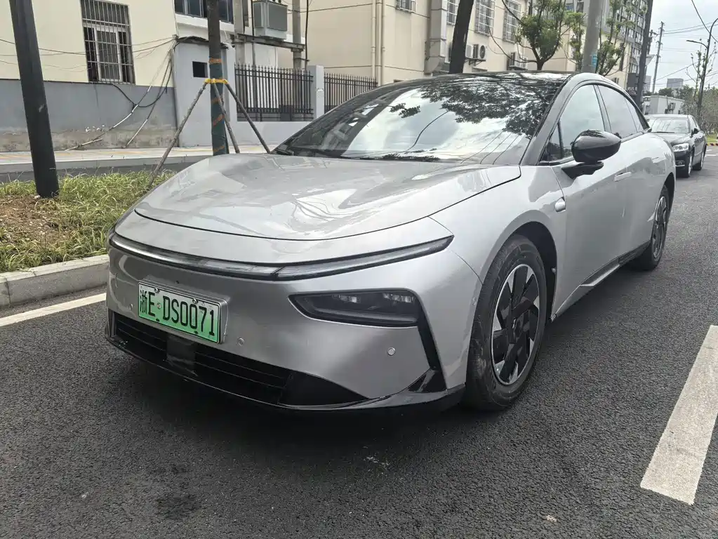 XPeng P7+