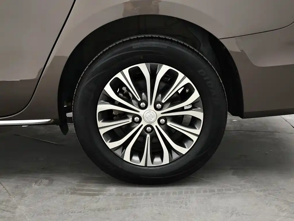 Buick GL8 — миниатюра 9