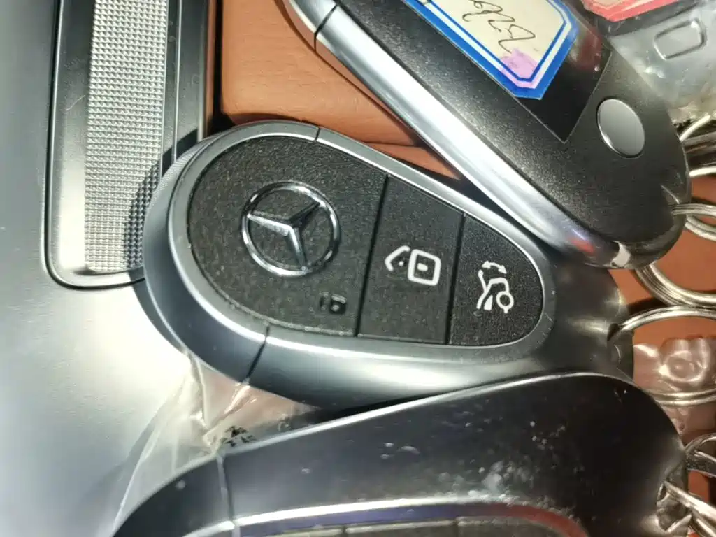 Mercedes-Benz GLC 2024 GLC 300 L 4MATIC Luxury 5 мест