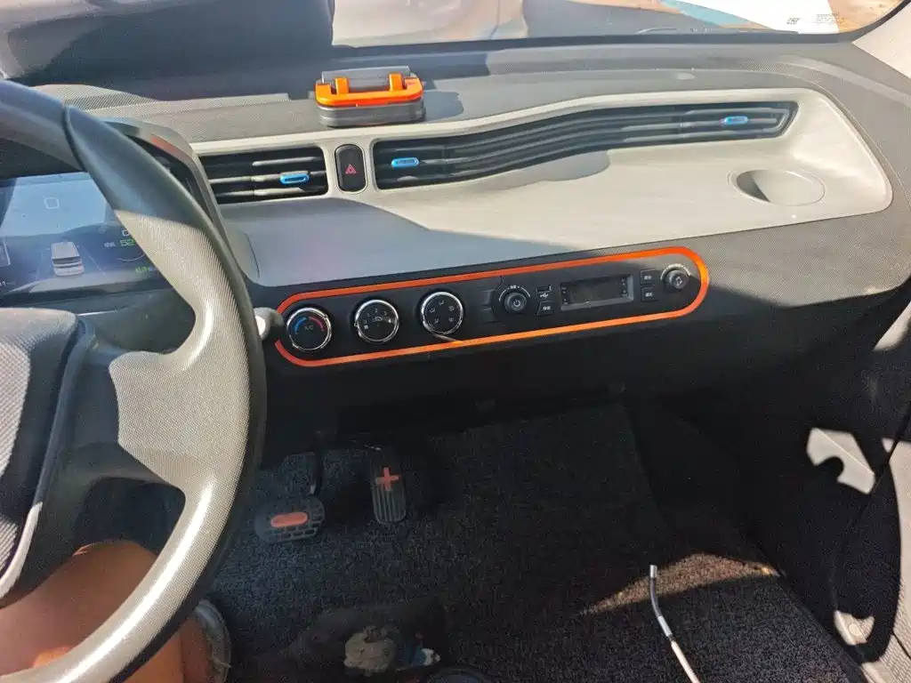Wuling MINIEV — миниатюра 9