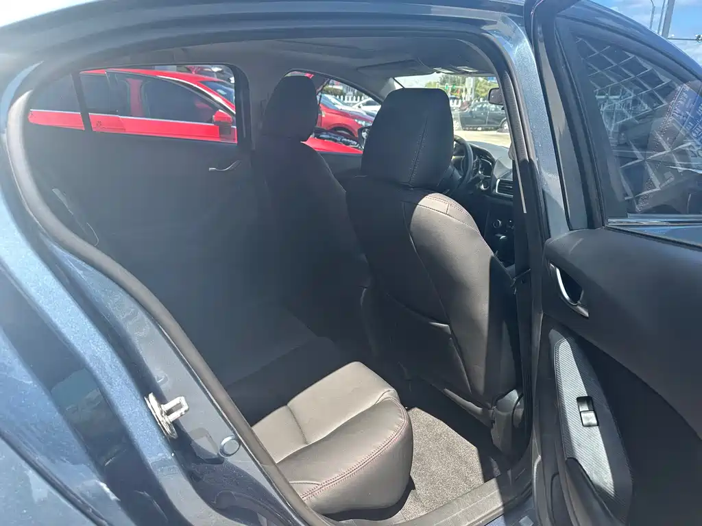 Mazda 3 Axela — миниатюра 5