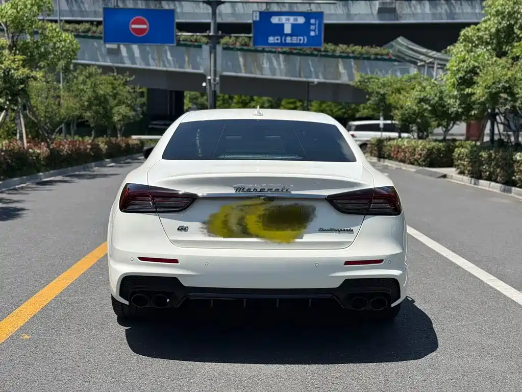 Maserati Quattroporte — миниатюра 5