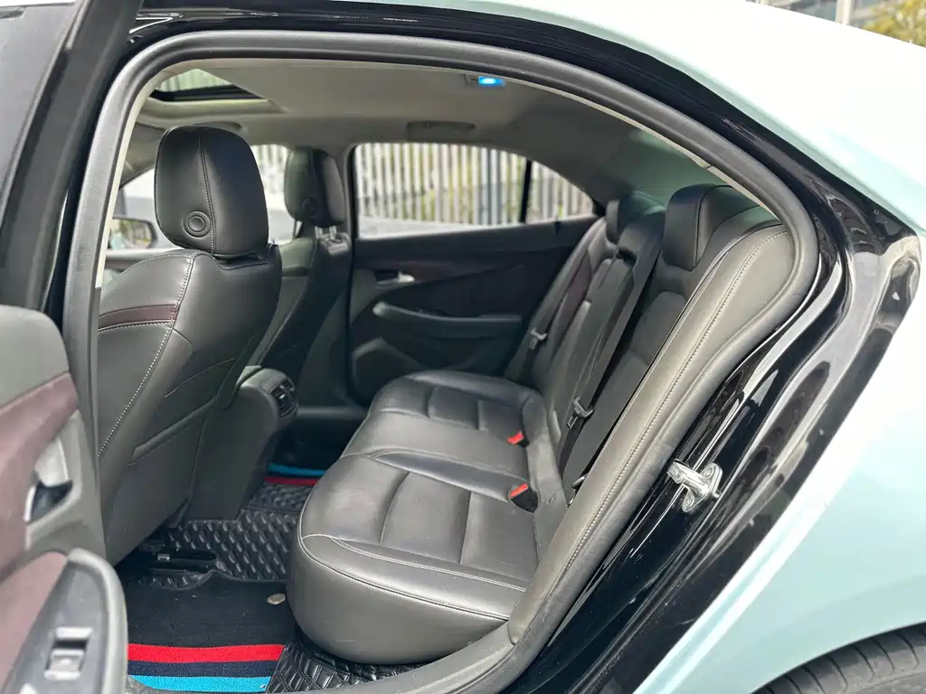 Chevrolet Malibu — миниатюра 18