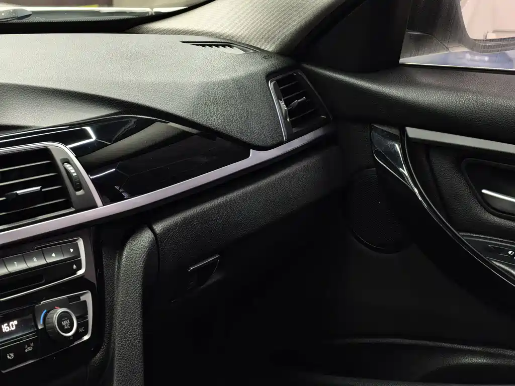 BMW 3 Series — миниатюра 15