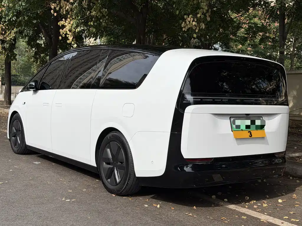 Li Auto Li MEGA — миниатюра 3