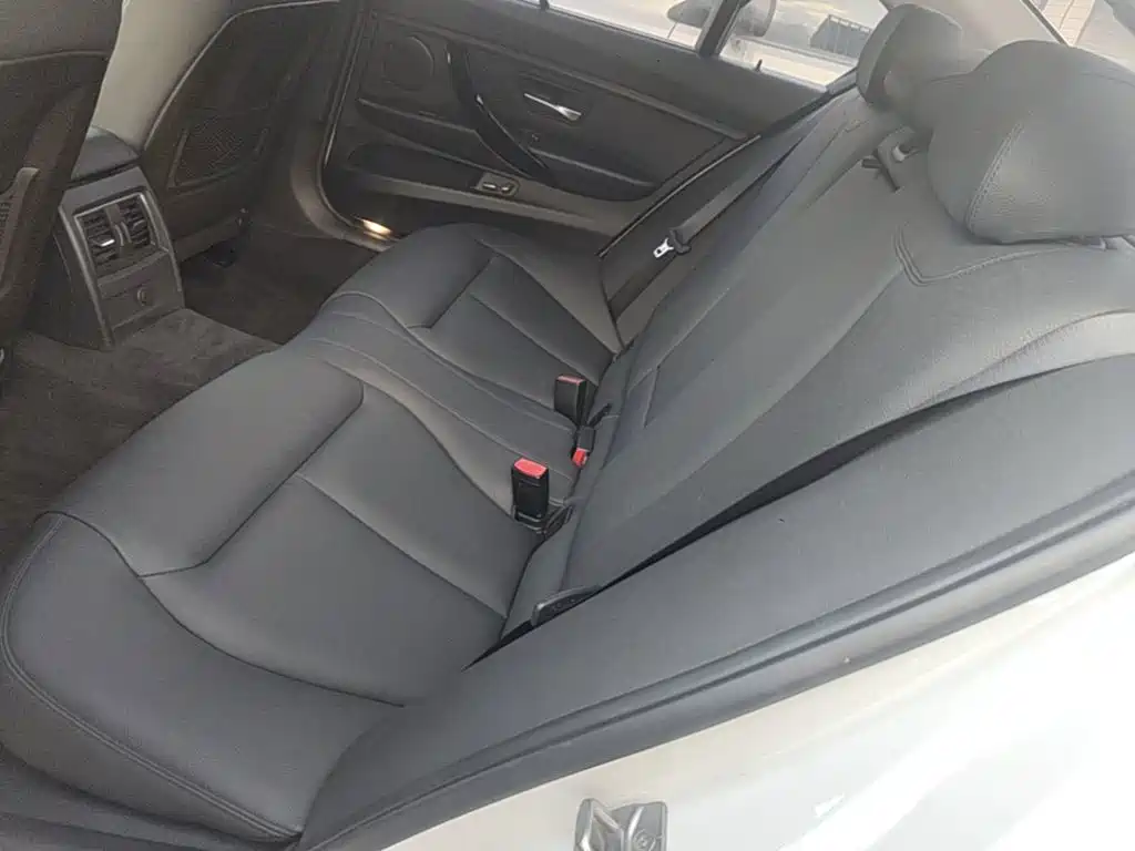 BMW 3 Series — миниатюра 17