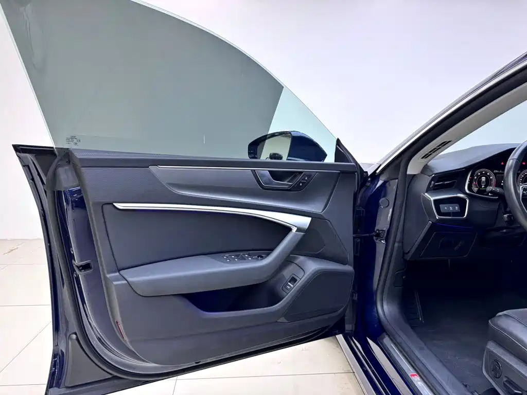 Audi A7L — миниатюра 8