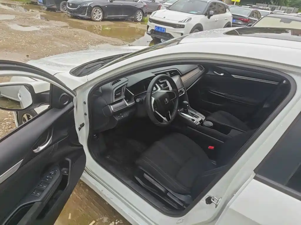 Honda Civic — миниатюра 16