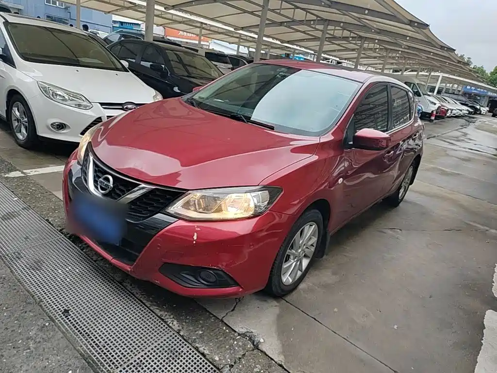 Nissan Tiida