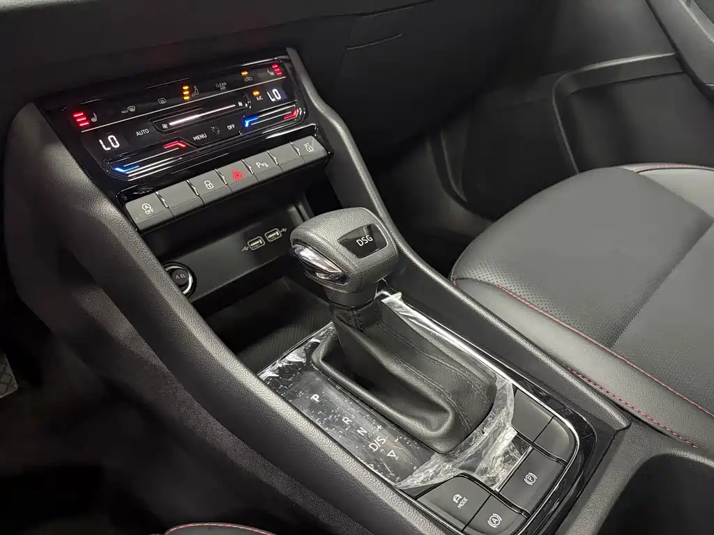 Skoda Karoq — миниатюра 12