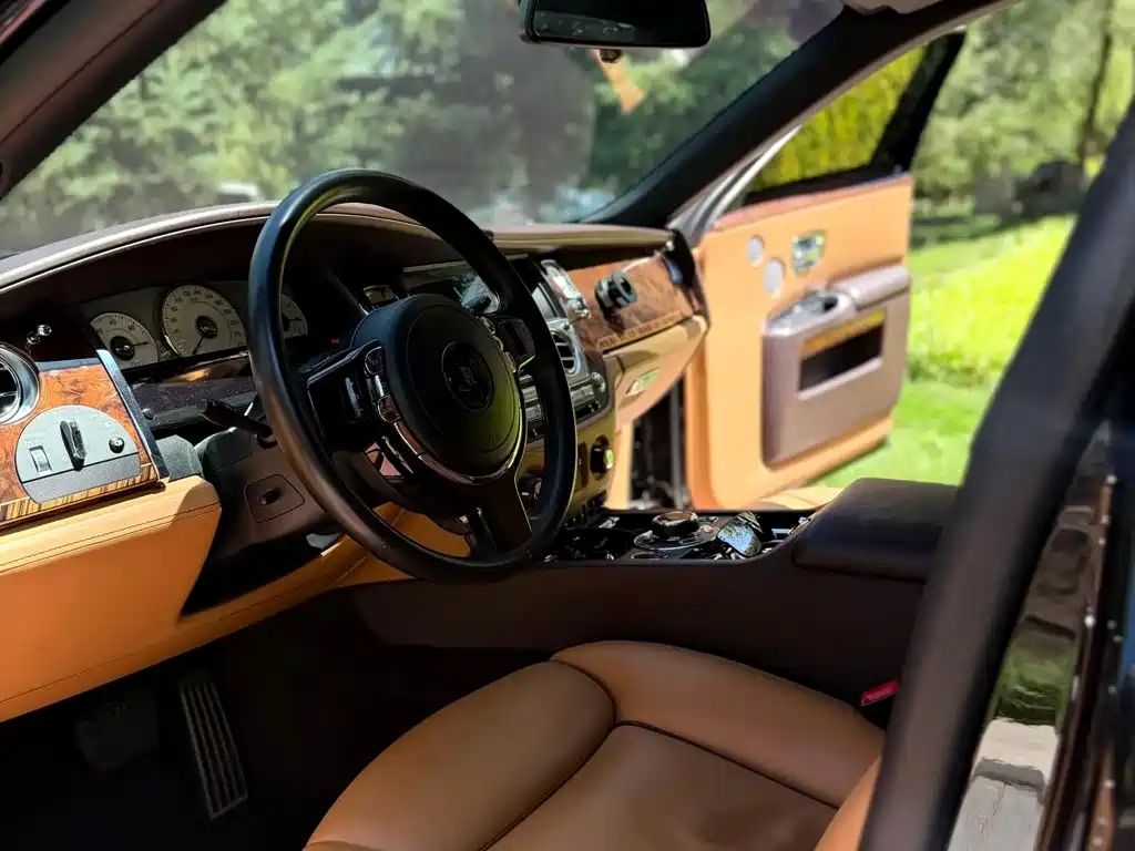 Rolls-Royce Ghost — миниатюра 12
