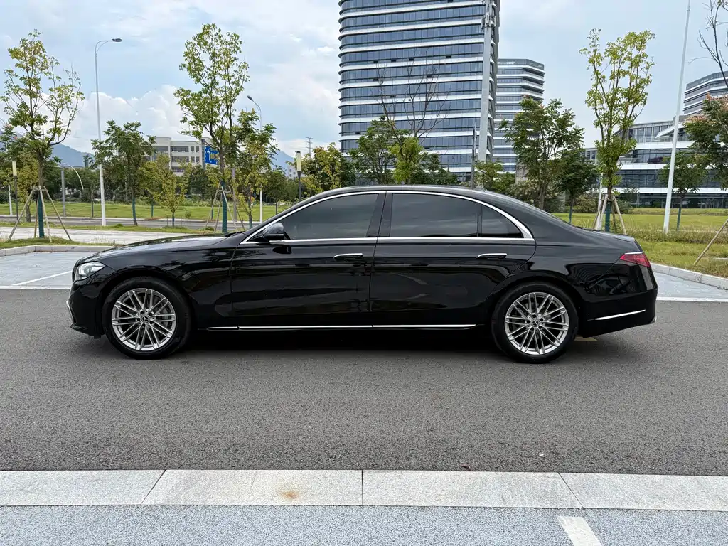Mercedes-Benz S-Class — миниатюра 3
