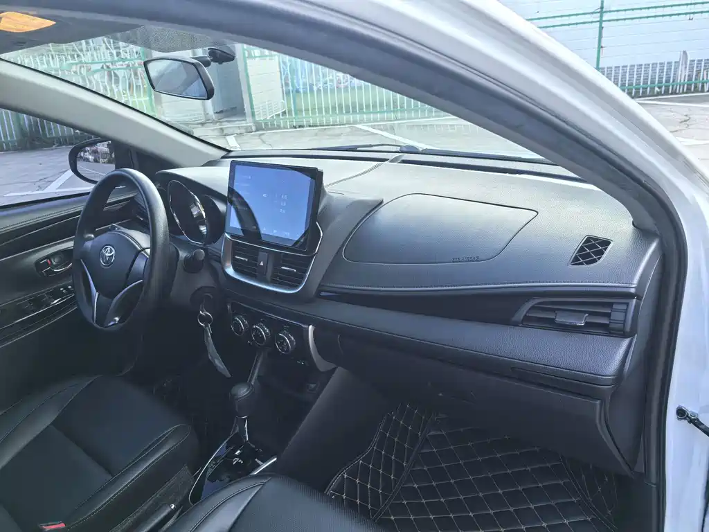 Toyota Yaris L — миниатюра 14