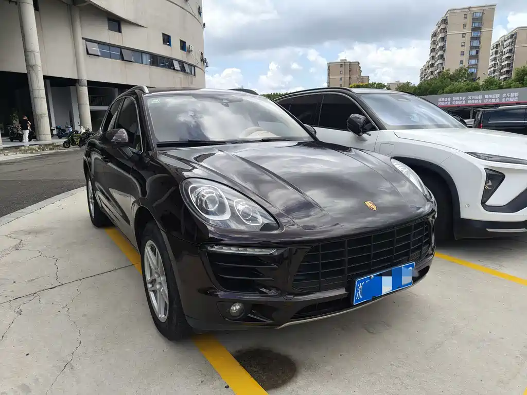 Porsche Macan — миниатюра 3