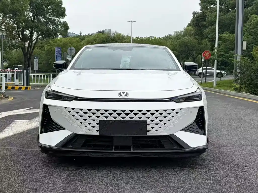 Changan UNI-V — миниатюра 2