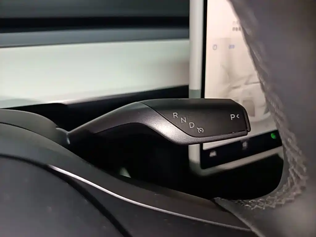 Tesla Model 3 — миниатюра 14