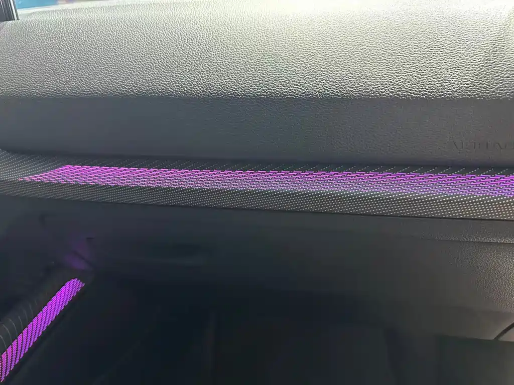 Audi Q2L e-tron — миниатюра 30